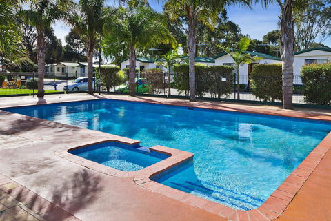 Frankston Holiday Park And Sandhurst Motel - Accommodation ACT 0