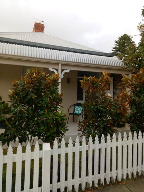 FUNKY COTTAGE - Accommodation ACT 0
