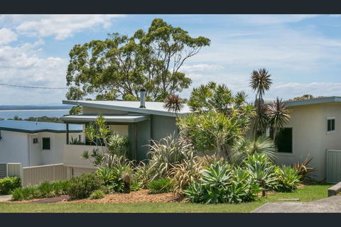 Funky Eco Beach House - Accommodation ACT 0