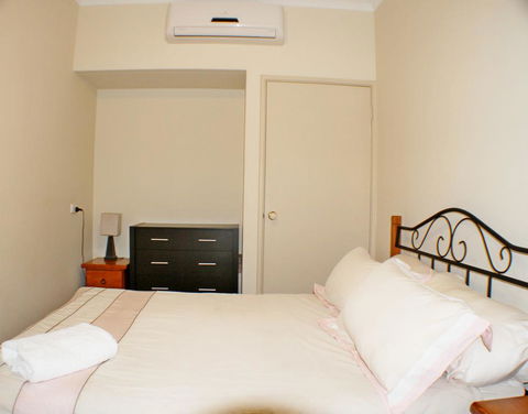 Geraldton Luxury Retreat 2 - Accommodation ACT 3