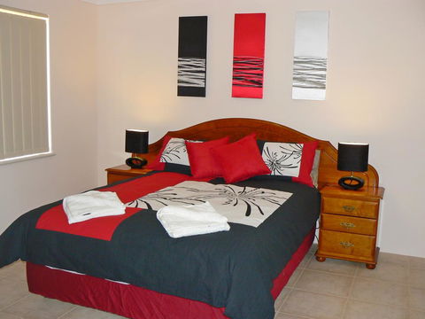 Geraldton Luxury Vacation Home - Accommodation ACT 0