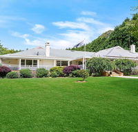 Gerron Park - country luxe tennis court and pool - Accommodation ACT