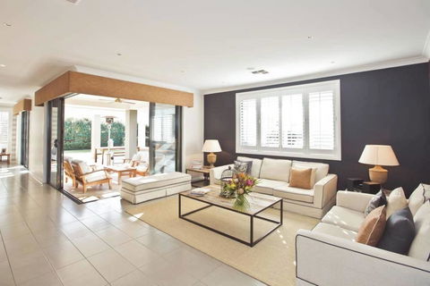 Getaway On Poplars - Comfortable And Well-appointed - Accommodation ACT 2
