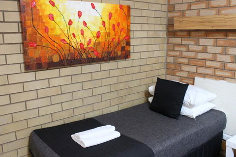 Golden Harvest Motor Inn Moree - Accommodation ACT 2