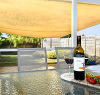 Goolwa Blue Escape - WiFi - Pet-Friendly - Accommodation ACT
