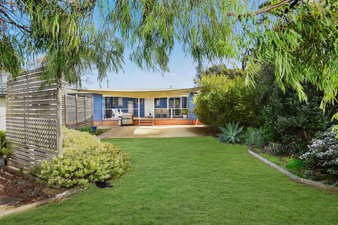 Goolwa Blue Escape - WiFi - Pet-Friendly - Accommodation ACT 3