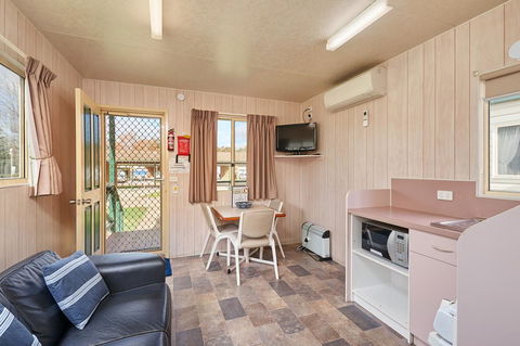 Gundagai Cabins & Tourist Park - Accommodation ACT 2