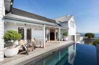 Hampton's Retreat Family friendly water views close to beach with heated pool