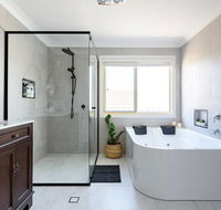 Hamptons Waterfront Getaway - Accommodation ACT