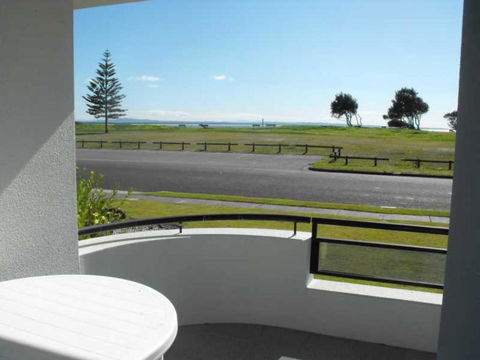 Hi Surf Unit 2, 92 Head Street, Forster - Accommodation ACT 0