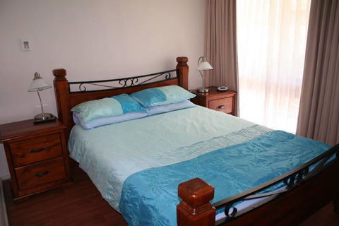 Hillarys Holiday Home - Accommodation ACT 2