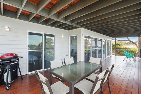 Hillcrest Views Of Wagonga - Accommodation ACT 3
