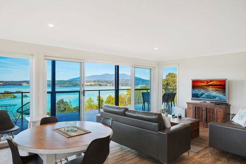 Hillcrest Views Of Wagonga - Accommodation ACT 1