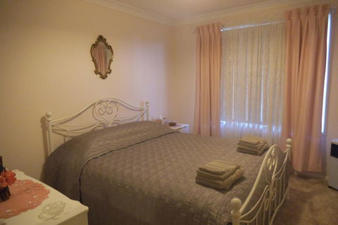Hillview B & B Forbes - Accommodation ACT 3