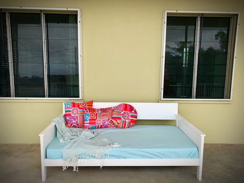 Holiday Rental - Huge House With Beach Views - Accommodation ACT 1