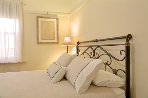 Holistic Haven - Accommodation ACT 3