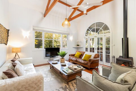 Jetty House - Accommodation ACT 0