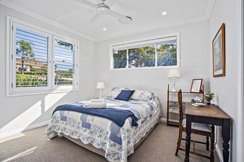 Jetty Splendour Guest Bedroom With Bathroom En-suite B'nB - Accommodation ACT 0