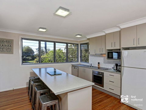 Jinalong 17 Pacific Street Family Home Great Views. - Accommodation ACT 1