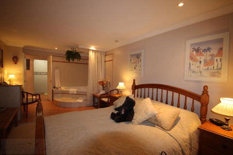 Kalimna - Spa Room - Accommodation ACT 3