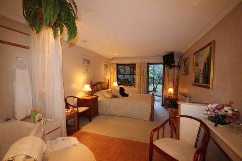 Kalimna - Spa Room - Accommodation ACT 2