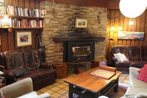 Kasees Apartments & Mountain Lodge - Accommodation ACT 1