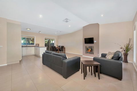 Kennedy Holiday Villas - Accommodation ACT 3