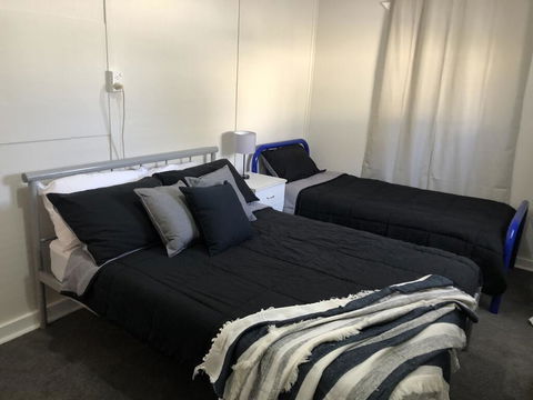 King Of The Cross - Work, Holiday Or Stop Overs - Accommodation ACT 2