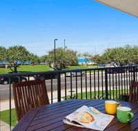 Kings Beach Ocean Front Views Private Balcony overlooking Kings Beach - Accommodation ACT