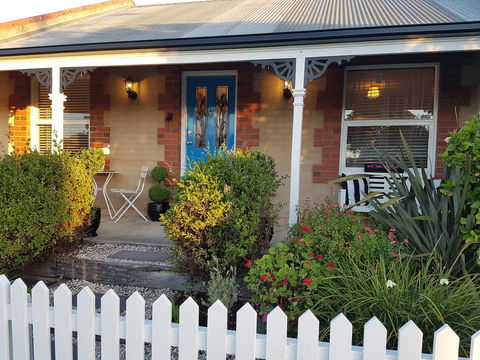 La Maison Riviere - THE RIVER HOUSE Bed & Breakfast - Accommodation ACT 2