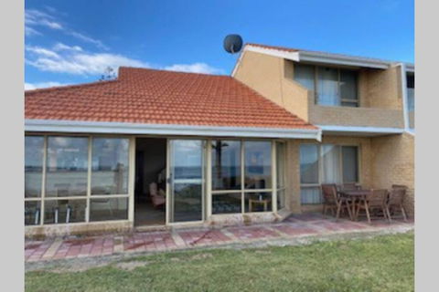 Lands Edge - Accommodation ACT 1