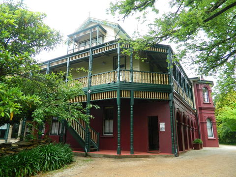 Leura House - Accommodation ACT 0