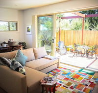 Lil Yoorana - New Cozy Modern - 4 min walk to town - Close to everything - Accommodation ACT
