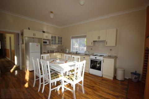 Lilac Cottage - Accommodation ACT 3