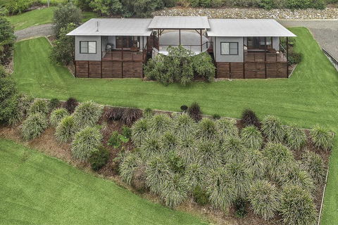 Lilypad Luxury Cabins - Accommodation ACT 2