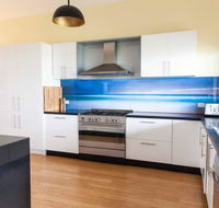 Luxurious Waterfront 10 minutes drive to Phillip Island sleeps 12 - Accommodation ACT