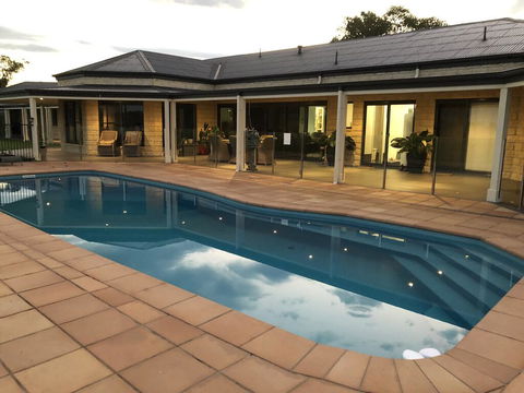 Luxury 4 Bedroom Apartment - Accommodation ACT 0