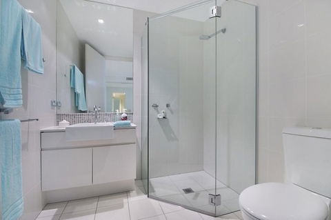 LUXURY BALE PENTHOUSE & JACUZZI SPA 1328 NORTH CULTURE - Accommodation ACT 2