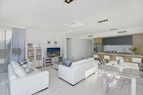 LUXURY BALE PENTHOUSE & JACUZZI SPA 1328 NORTH CULTURE - Accommodation ACT 3