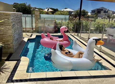 LUXURY VILLA W POOL & SPAS - Accommodation ACT 1