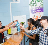 Mad Monkey Backpackers Waterfront - Accommodation ACT