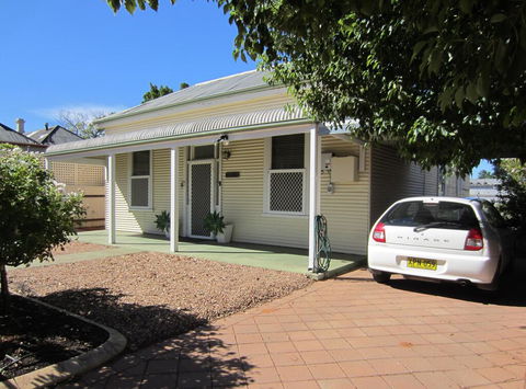 Maeville Cottage - Accommodation ACT 1