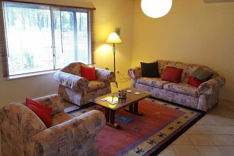 Magic Bush Hideaway 2 Azalea Court - Accommodation ACT 3