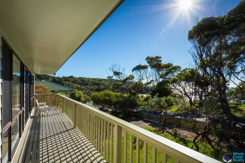 Magical Mystery Bay Road - Accommodation ACT 3