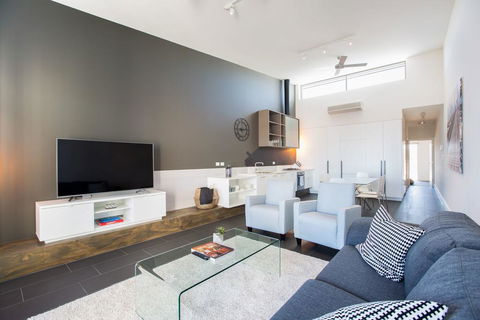 Magnificent Apartment + FREE Car Park Near CBD - Accommodation ACT 0