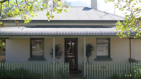 Magnolia Cottage - Accommodation ACT 0