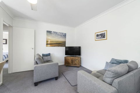 Maliblue, 5/1 Main Street, Crescent Head - Accommodation ACT 0