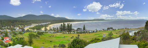 Malibu Holiday House, 6 Dulconghi Street - Accommodation ACT 2