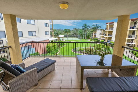 Marcoola Beachfront 3BR -Pool-100m To The Beach. - Accommodation ACT 2
