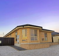 Marina Holiday Home - Accommodation ACT